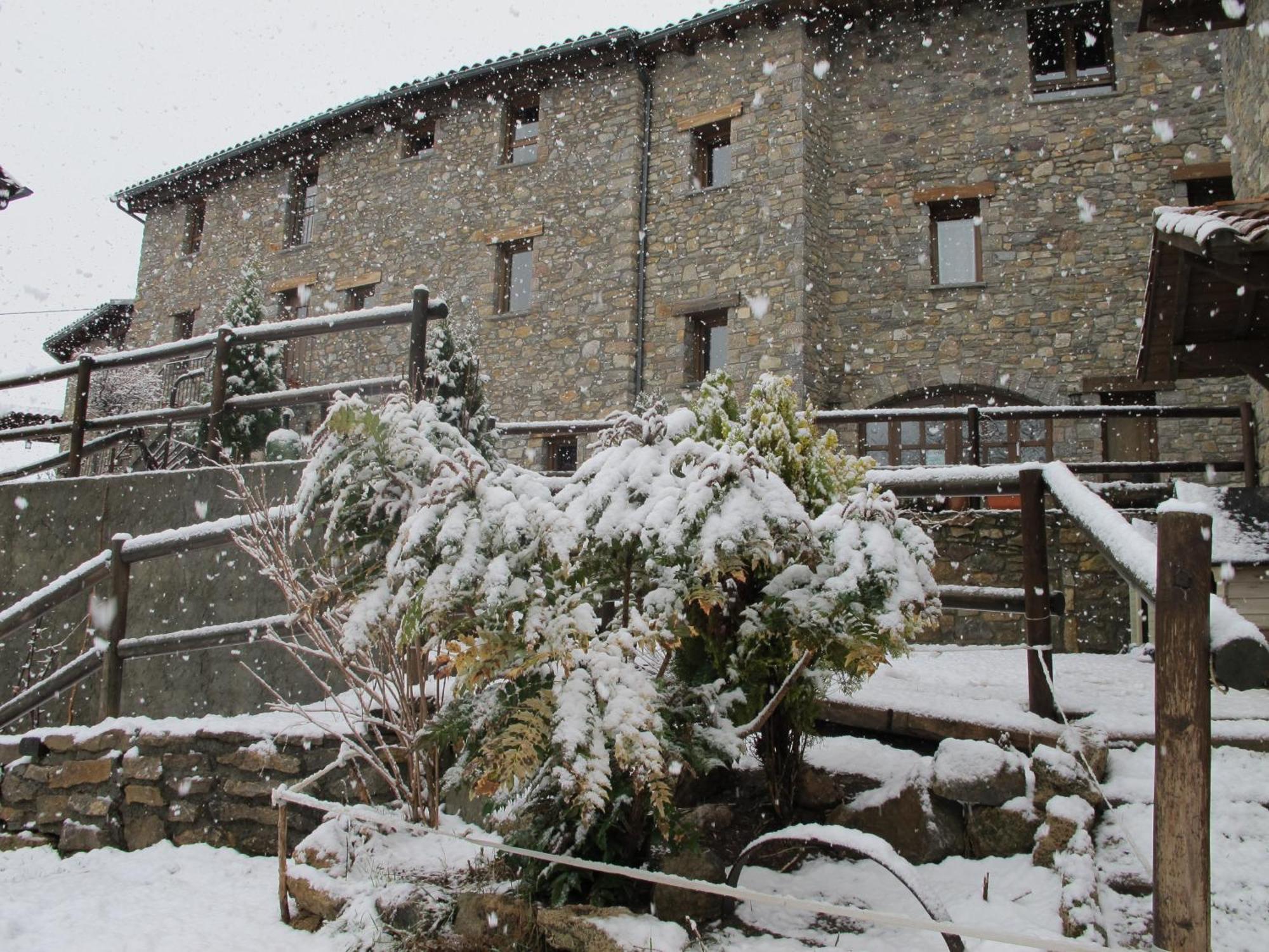 Hotel Els Torrents Bellver De Cerdanya Exterior foto